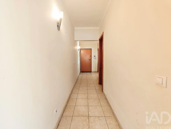 Apartamento T2 para Venda em Portimão Foto 32