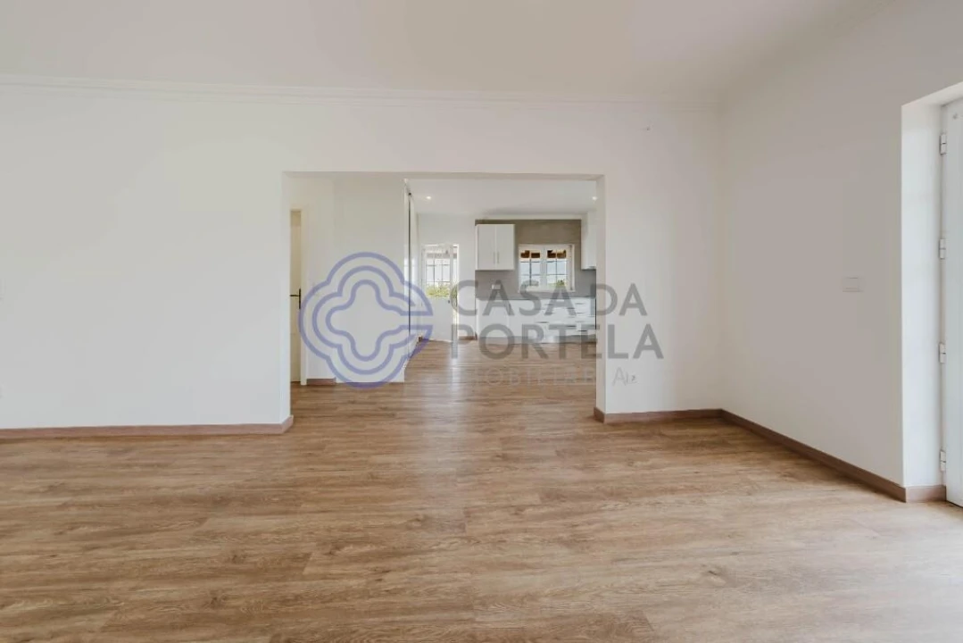 Moradia T4 para Venda em Usseira Foto 23