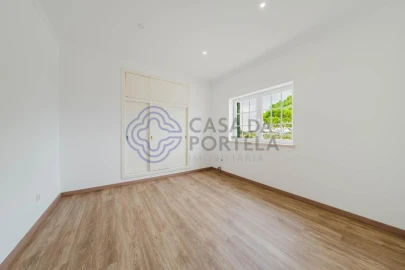 Moradia T4 para Venda em Usseira