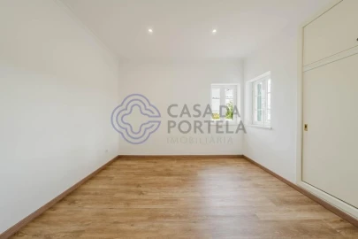 Moradia T4 para Venda em Usseira