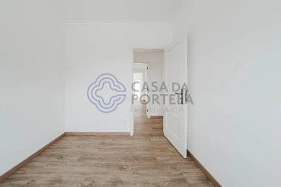 Moradia T4 para Venda em Usseira