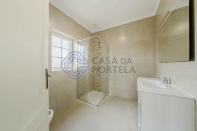 Moradia T4 para Venda em Usseira