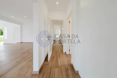 Moradia T4 para Venda em Usseira