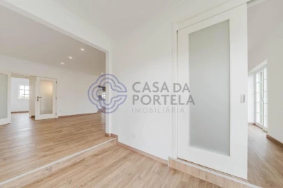 Moradia T4 para Venda em Usseira