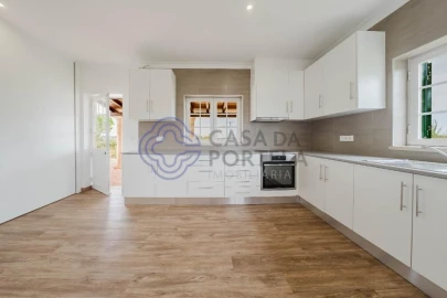 Moradia T4 para Venda em Usseira