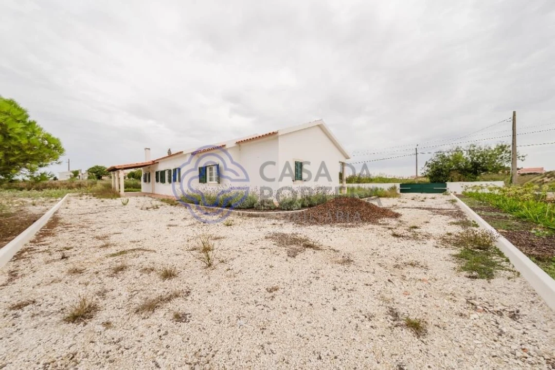 Moradia T4 para Venda em Usseira Foto 12