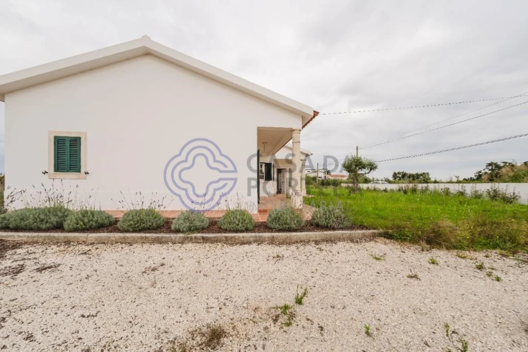 Moradia T4 para Venda em Usseira Foto 11