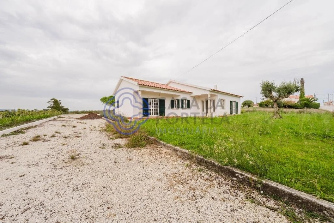 Moradia T4 para Venda em Usseira Foto 10