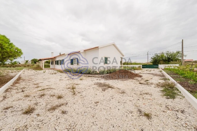 Moradia T4 para Venda em Usseira Foto 12