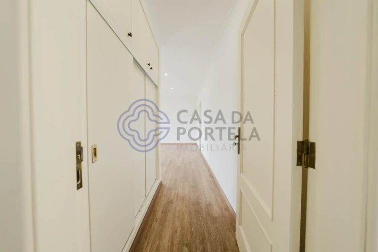 Moradia T4 para Venda em Usseira Foto 39