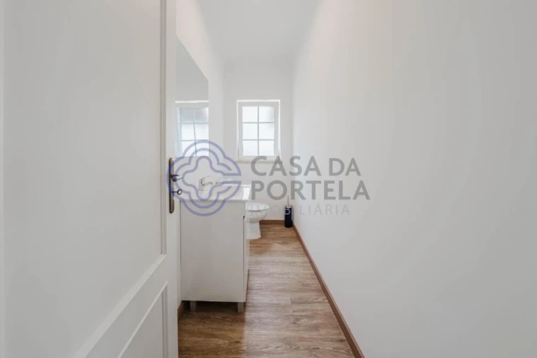Moradia T4 para Venda em Usseira Foto 26