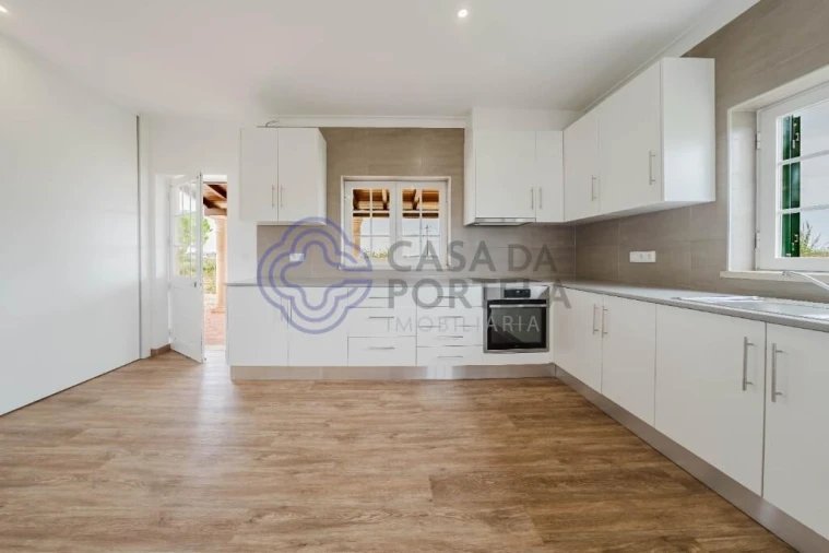 Moradia T4 para Venda em Usseira Foto 24