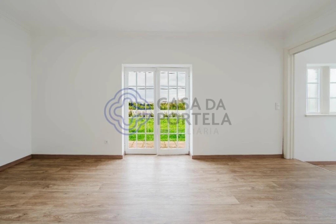 Moradia T4 para Venda em Usseira Foto 19