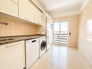 Apartamento T2 para Venda em Laranjeiro e Feijó