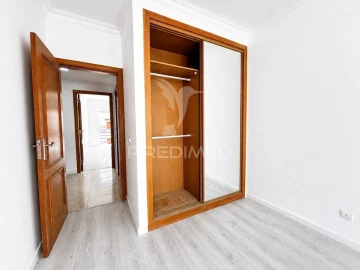 Apartamento T2 para Venda em Laranjeiro e Feijó