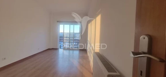 Apartamento T2 para Venda em Laranjeiro e Feijó