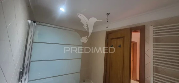 Apartamento T2 para Venda em Laranjeiro e Feijó