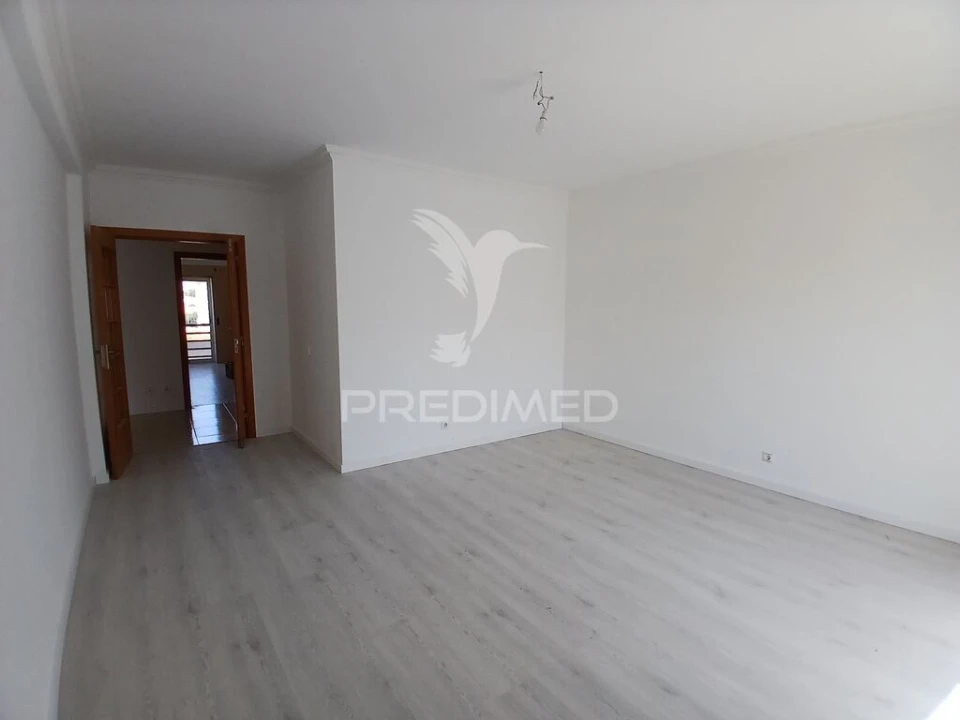 Apartamento T2 para Venda em Laranjeiro e Feijó Foto 4