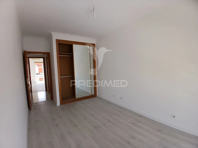 Apartamento T2 para Venda em Laranjeiro e Feijó Foto 13