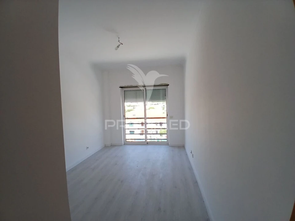 Apartamento T2 para Venda em Laranjeiro e Feijó Foto 11