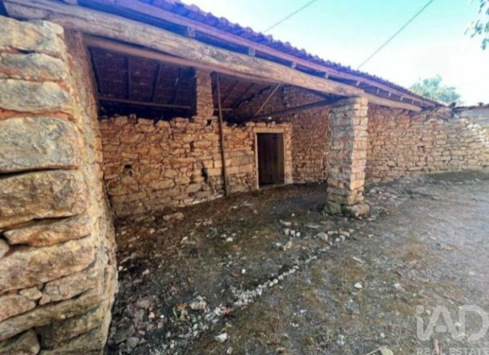 Moradia T1 para Venda em Chãos Foto 5