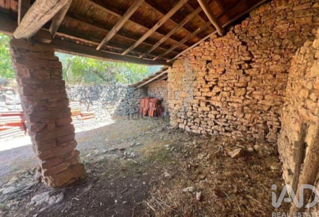 Moradia T1 para Venda em Chãos Foto 4