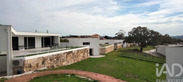 Moradia T2 para Venda em Nossa Senhora do Pópulo, Coto e São Gregório