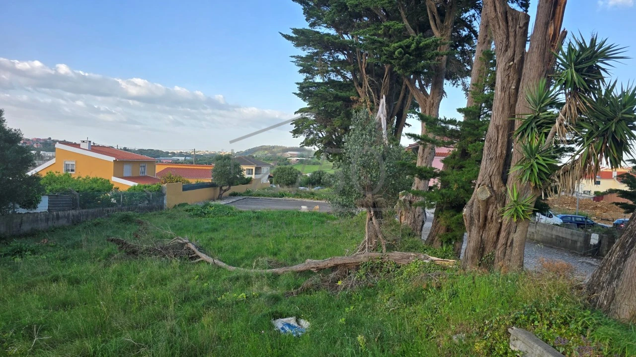 Terreno para Venda em Alcabideche Foto 2