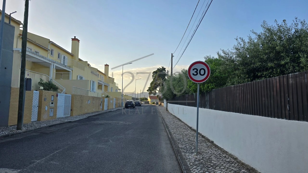 Terreno para Venda em Alcabideche Foto 9