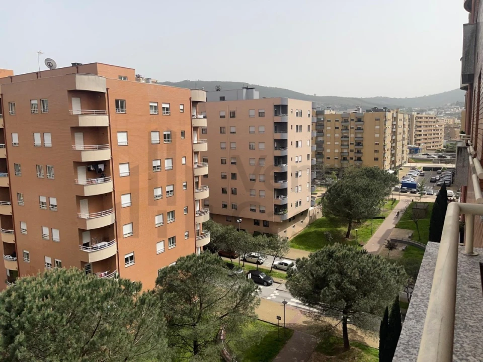 Apartamento T3 para Arrendamento em São Vitor (Braga) Foto 1