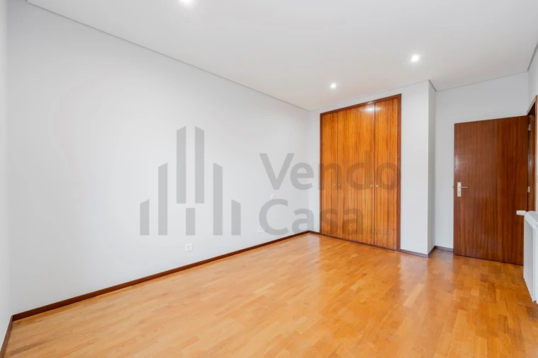 Apartamento T3 para Arrendamento em São Vitor (Braga) Foto 20