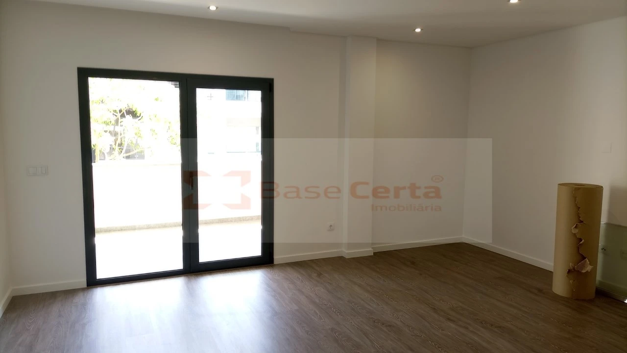 Apartamento T4 para Venda em Corroios Foto 25