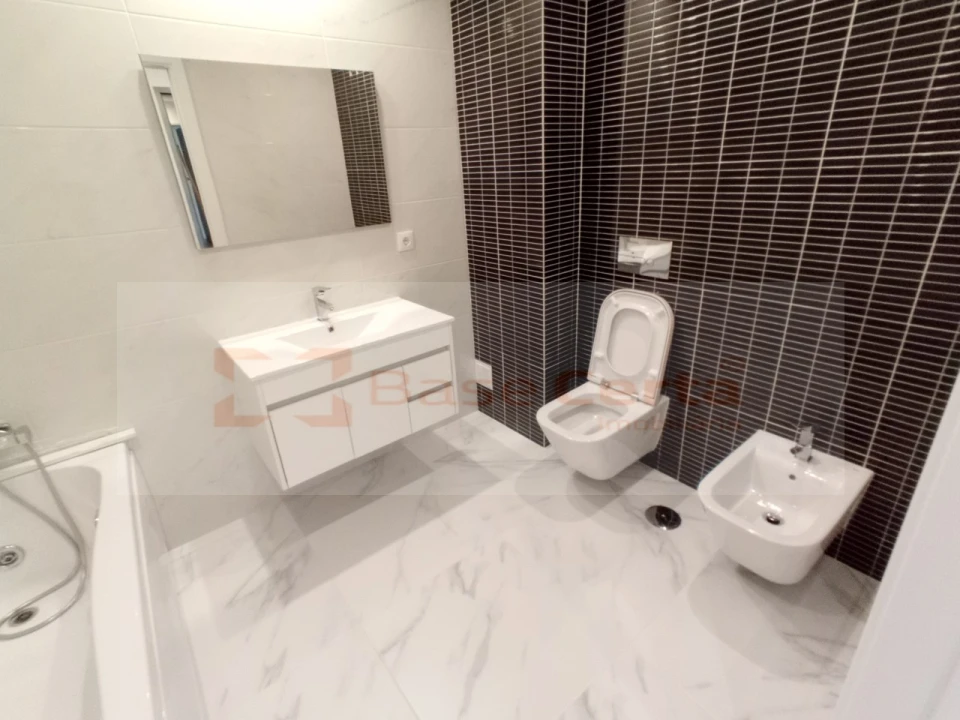 Apartamento T4 para Venda em Corroios Foto 33