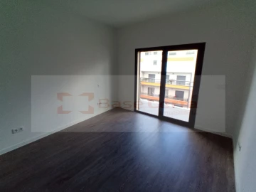 Apartamento T4 para Venda em Corroios
