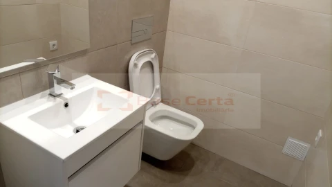 Apartamento T4 para Venda em Corroios