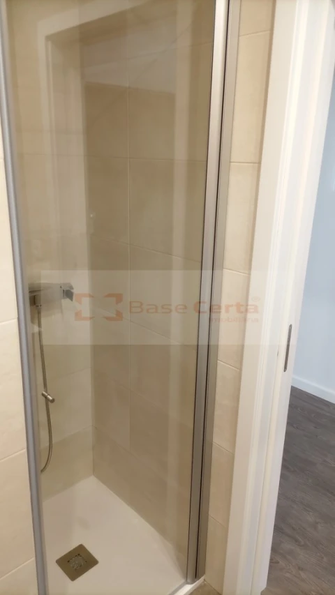 Apartamento T4 para Venda em Corroios