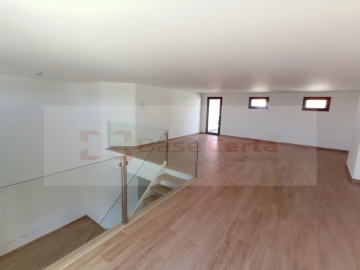Apartamento T4 para Venda em Corroios