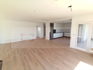 Moradia T4 para Venda em Corroios