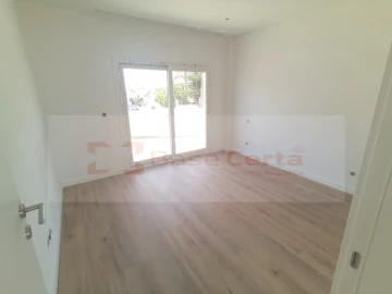 Moradia T4 para Venda em Corroios