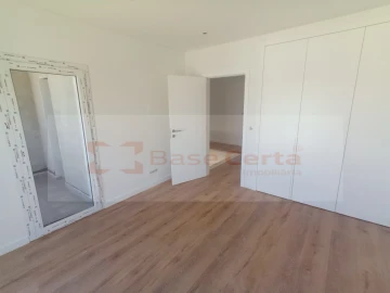 Moradia T4 para Venda em Corroios