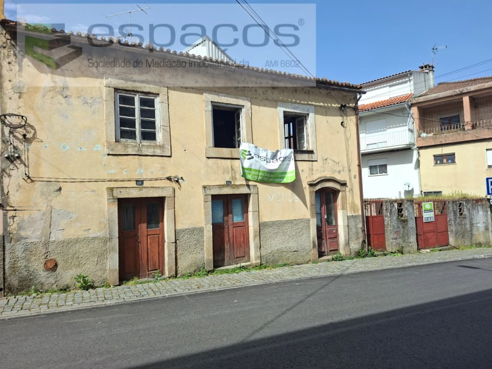 Moradia T2 para Venda em Silvares Foto 1