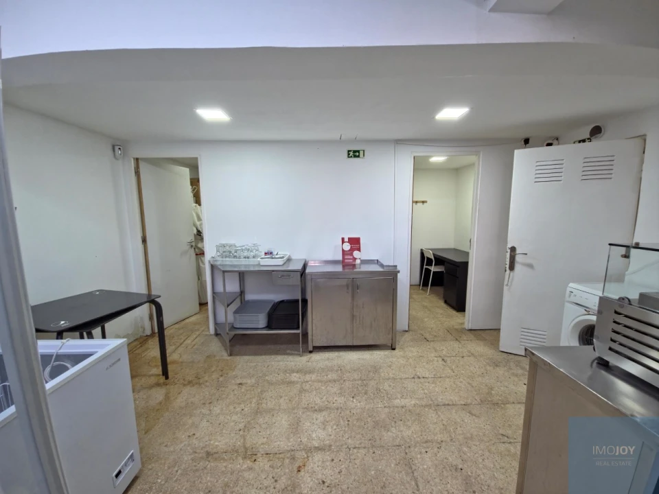 Loja para Venda em Oeiras e São Julião da Barra, Paço de Arcos e Caxias Foto 17