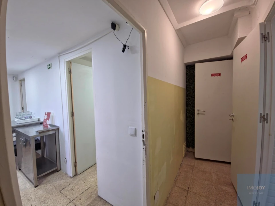 Loja para Venda em Oeiras e São Julião da Barra, Paço de Arcos e Caxias Foto 18