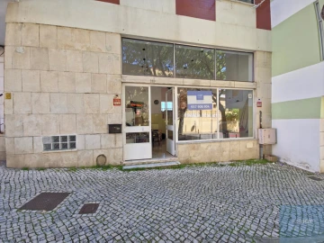 Loja para Venda em Oeiras e São Julião da Barra, Paço de Arcos e Caxias