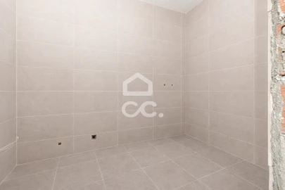 Apartamento T2 para Venda em Bacelo e Senhora da Saúde