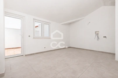 Apartamento T2 para Venda em Bacelo e Senhora da Saúde