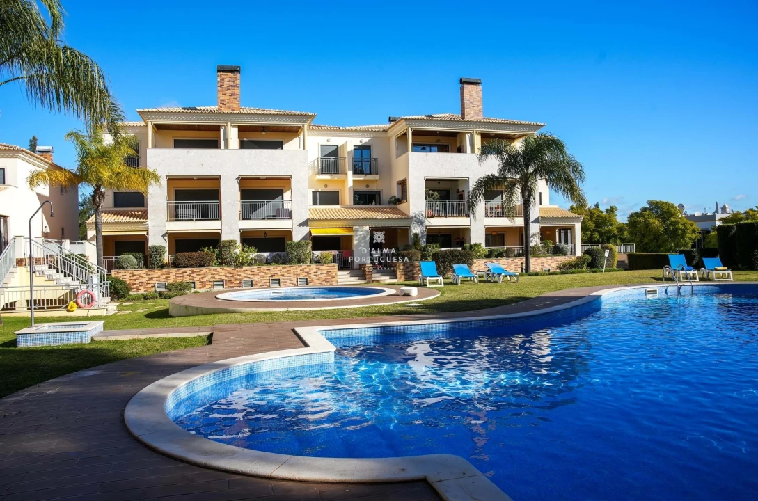 Apartamento T2 para Arrendamento em Quarteira Foto 1