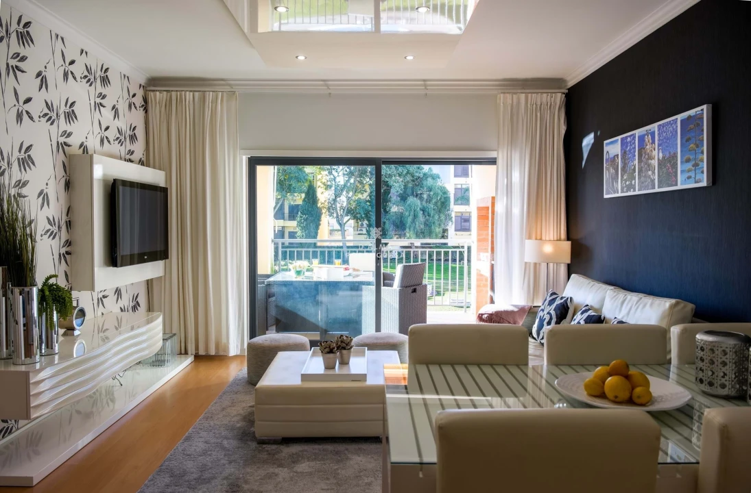 Apartamento T2 para Arrendamento em Quarteira Foto 2