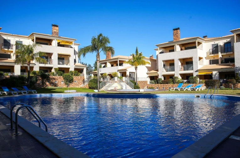 Apartamento T2 para Arrendamento em Quarteira Foto 35