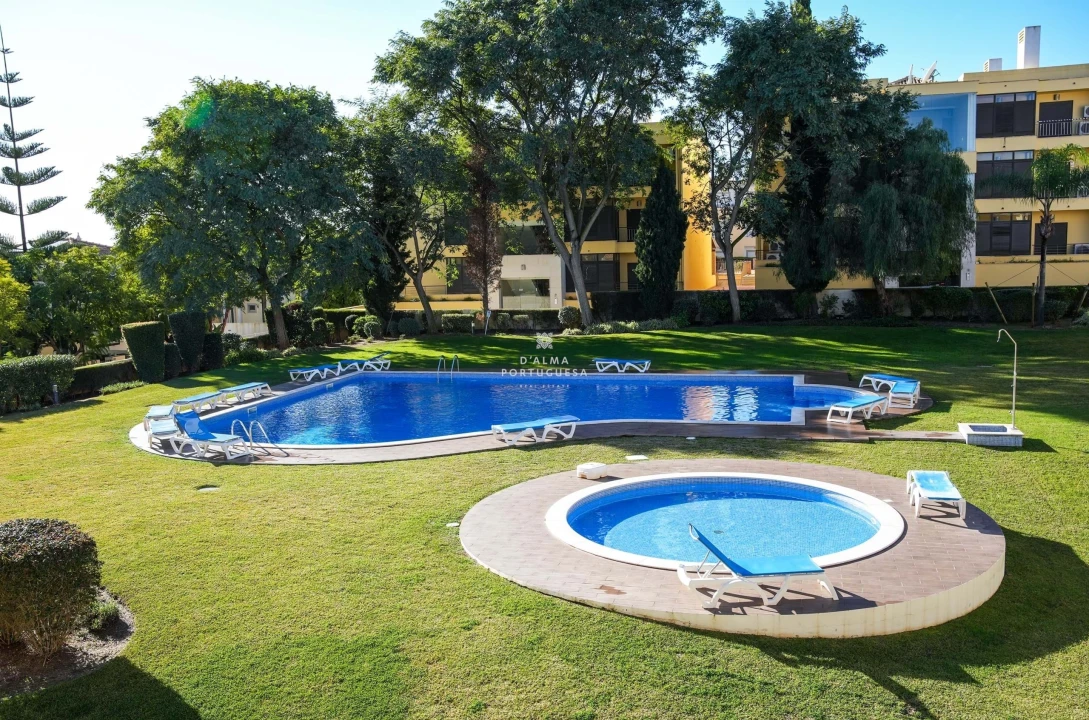 Apartamento T2 para Arrendamento em Quarteira Foto 34